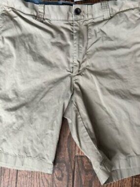 J.Crew Stretch Chino Shorts Men's 33 | 9" Inseam | Beige | Excellent Condition